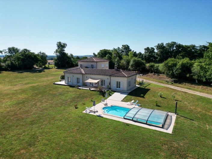 Image No.1-4 Bed House for sale