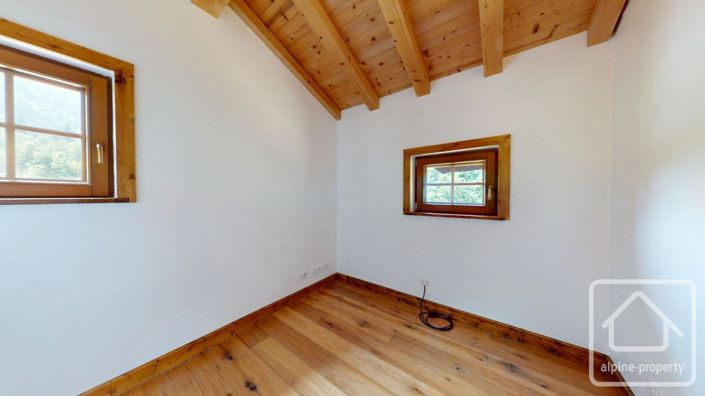 Image No.19-3 Bed Property for sale