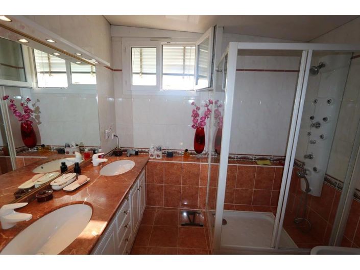 Image No.16-1 Bed House for sale