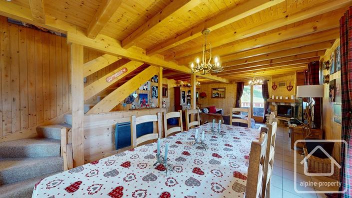 Image No.10-6 Bed Property for sale