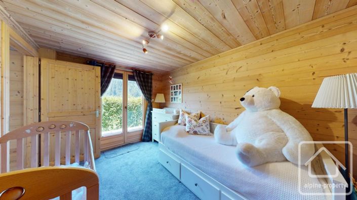 Image No.22-6 Bed Property for sale