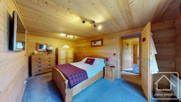 Image No.23-6 Bed Property for sale