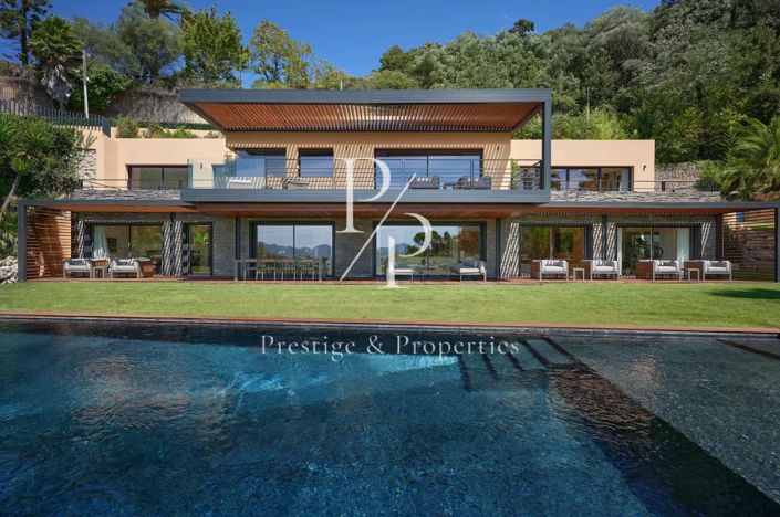 Image No.1-5 Bed House for sale