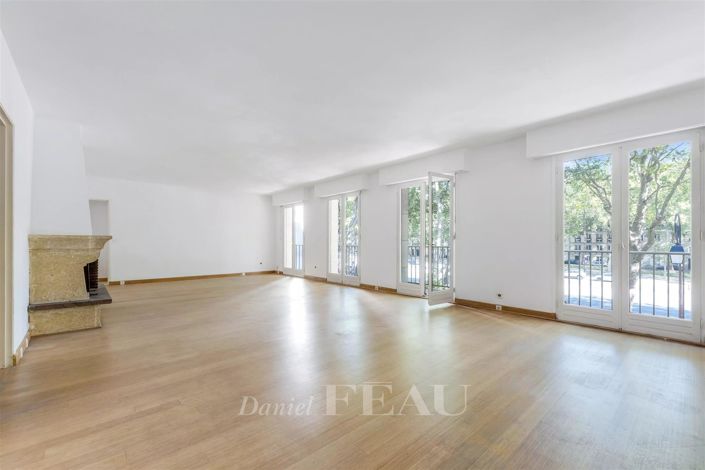 Image No.2-5 Bed Apartment for sale