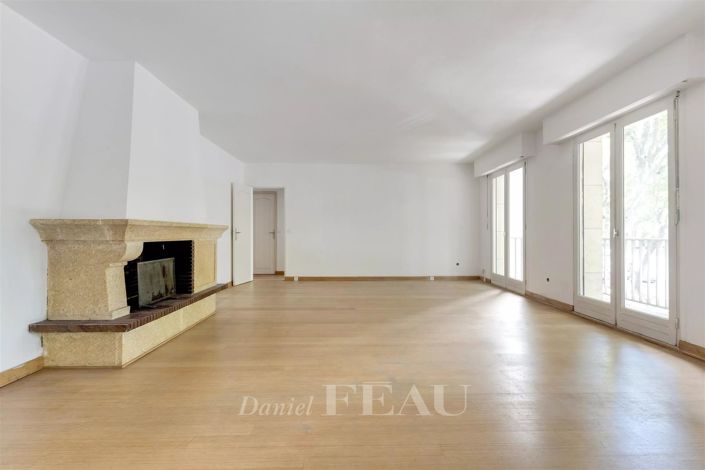 Image No.5-5 Bed Apartment for sale