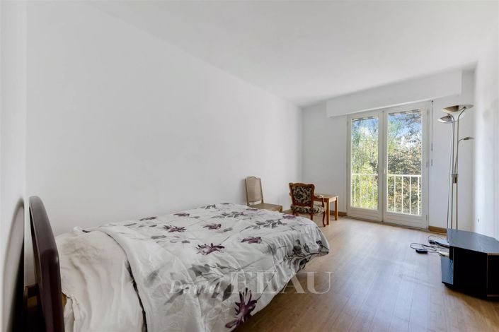 Image No.8-5 Bed Apartment for sale