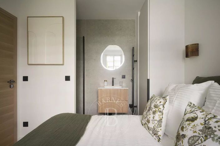 Image No.10-2 Bed Apartment for sale