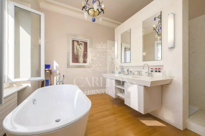 Image No.7-Propriété de 4 chambres à vendre à Cannes