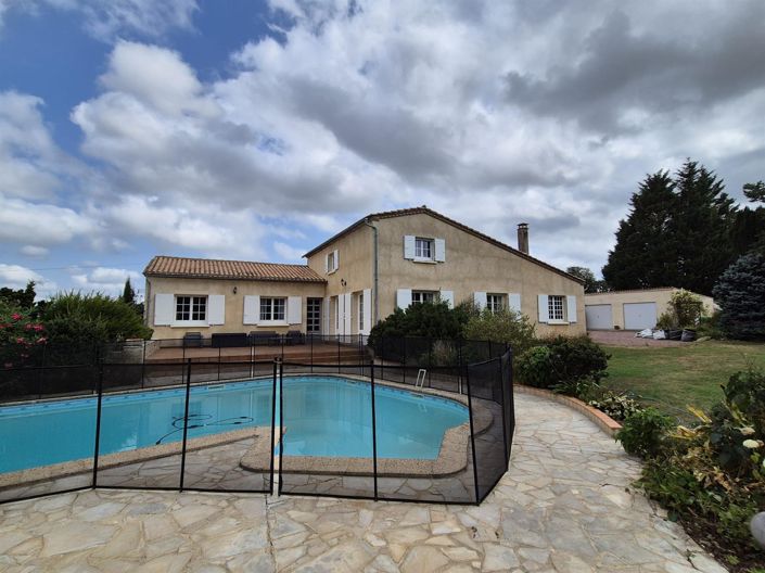 Image No.1-5 Bed House for sale
