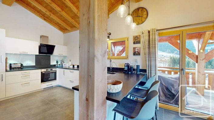 Image No.10-4 Bed Property for sale