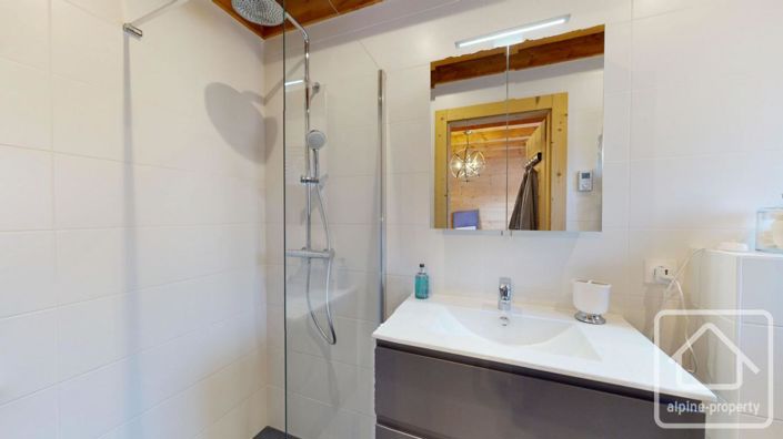 Image No.19-4 Bed Property for sale