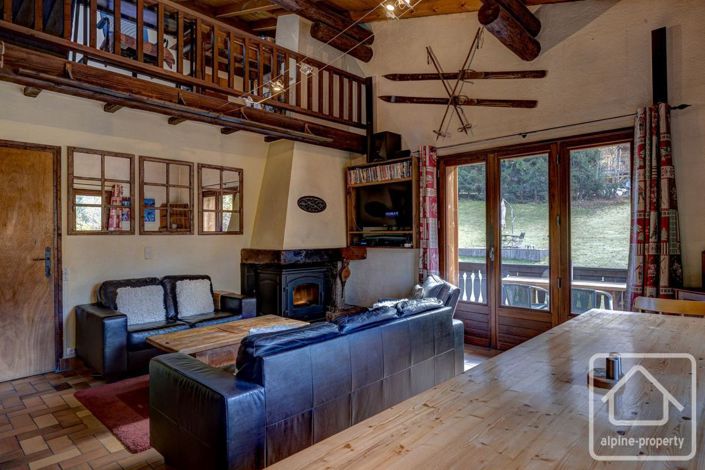 Image No.15-7 Bed Property for sale