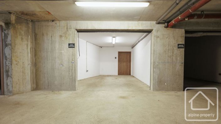 Image No.28-4 Bed Property for sale