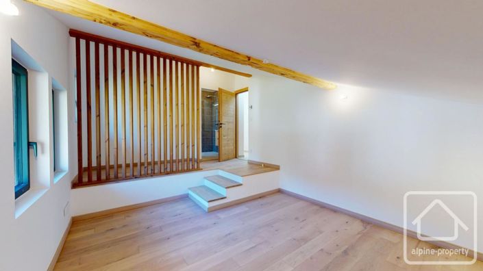 Image No.41-6 Bed Property for sale