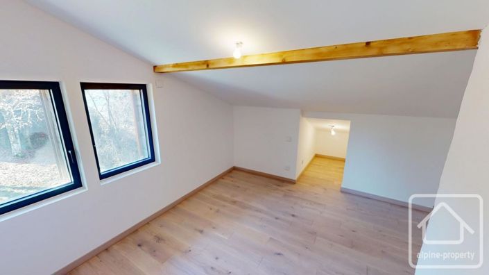 Image No.44-6 Bed Property for sale