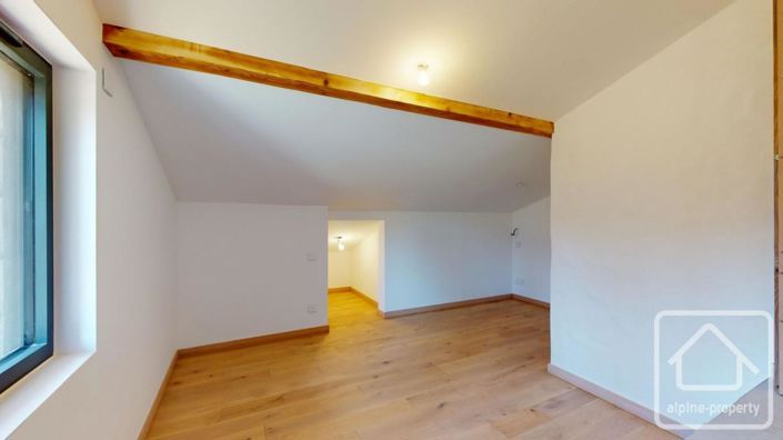 Image No.45-6 Bed Property for sale