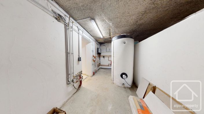 Image No.48-6 Bed Property for sale