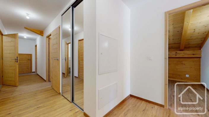 Image No.22-4 Bed Apartment for sale