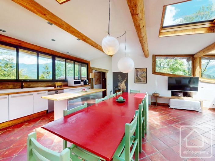 Image No.1-5 Bed Property for sale