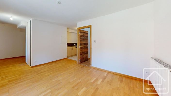 Image No.10-2 Bed Property for sale