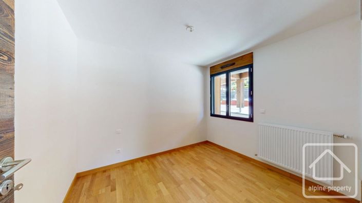 Image No.12-2 Bed Property for sale