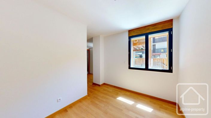 Image No.15-2 Bed Property for sale