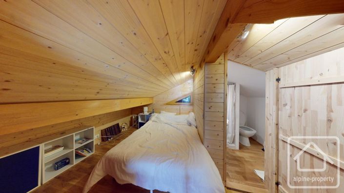 Image No.14-9 Bed Property for sale