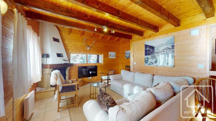 Image No.22-9 Bed Property for sale