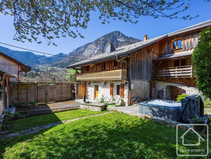 Image No.1-Propriété de 8 chambres à vendre à Le Biot