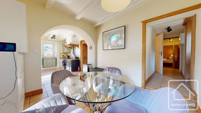 Image No.12-8 Bed Property for sale