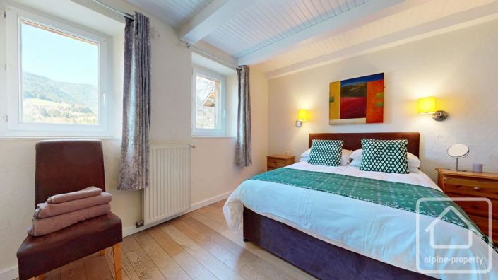 Image No.19-8 Bed Property for sale