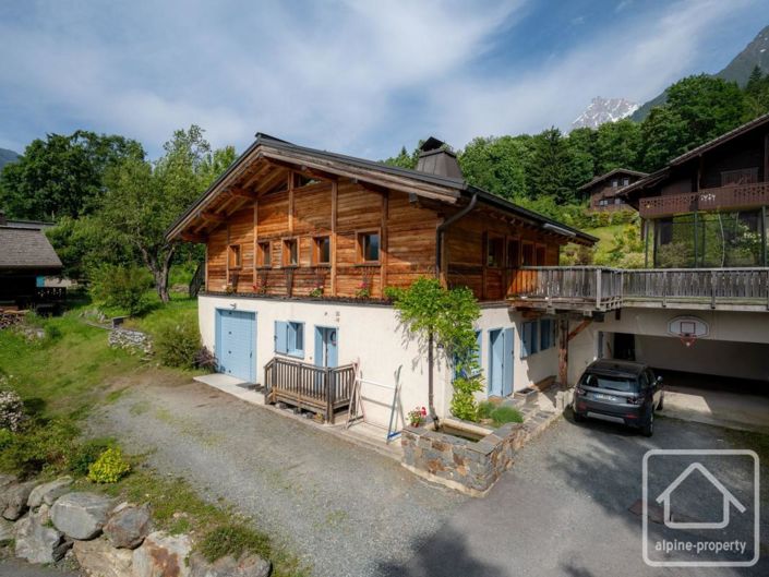 Image No.1-4 Bed Property for sale