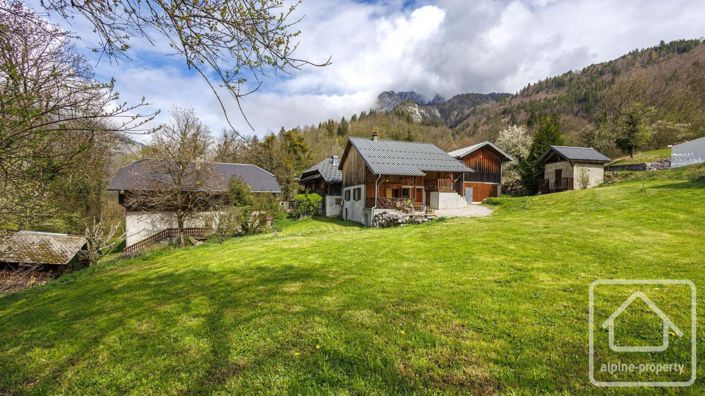 Image No.36-2 Bed Property for sale