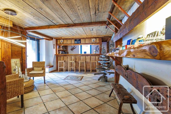 Image No.6-7 Bed Property for sale