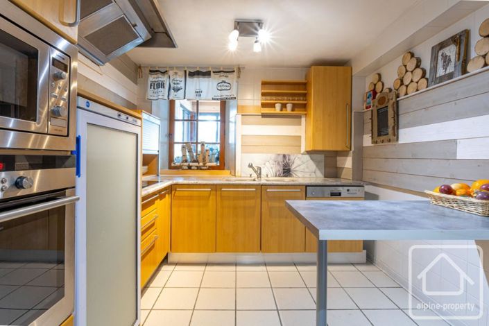 Image No.8-7 Bed Property for sale