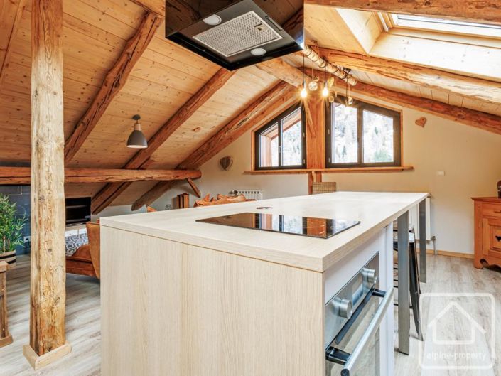 Image No.9-7 Bed Property for sale