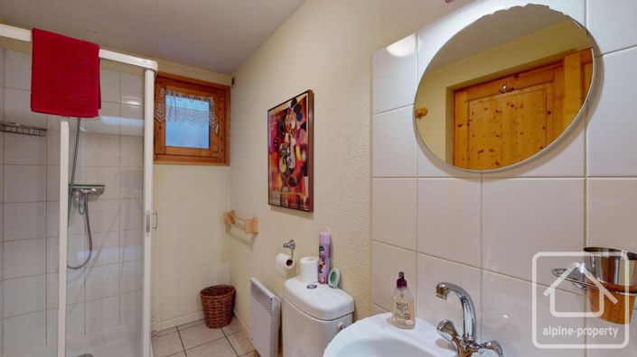 Image No.26-6 Bed Property for sale