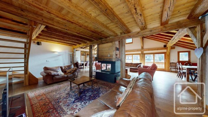 Image No.17-7 Bed Property for sale