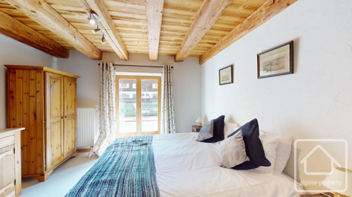 Image No.35-7 Bed Property for sale