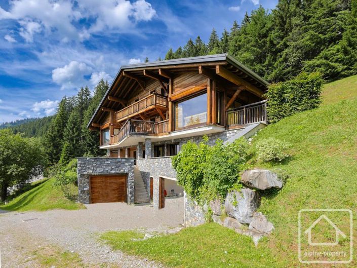 Image No.1-7 Bed Property for sale