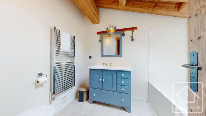 Image No.43-7 Bed Property for sale