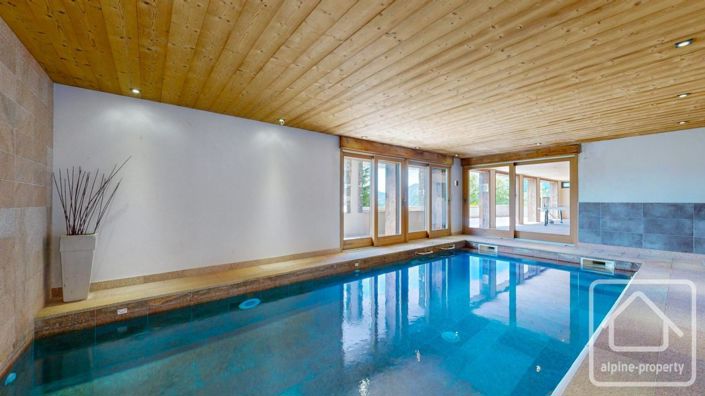 Image No.65-7 Bed Property for sale