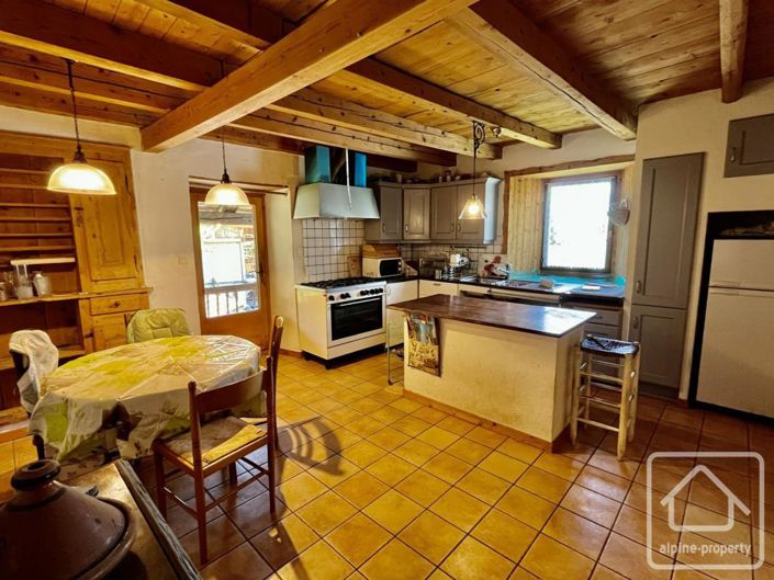 Image No.6-4 Bed Property for sale