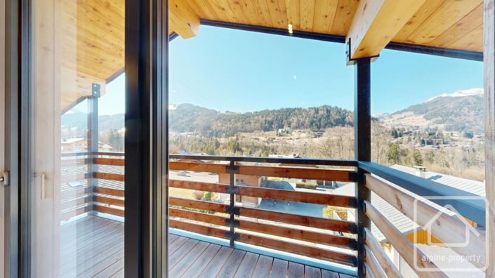 Image No.26-6 Bed Property for sale