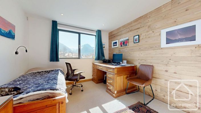 Image No.34-6 Bed Property for sale