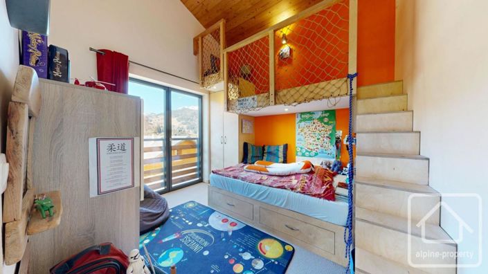 Image No.36-6 Bed Property for sale