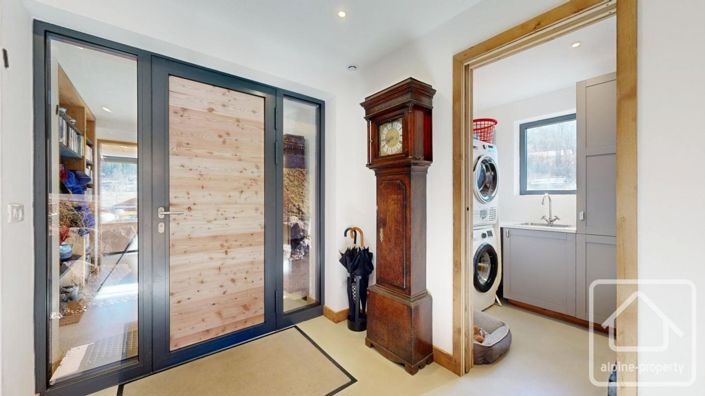 Image No.51-6 Bed Property for sale