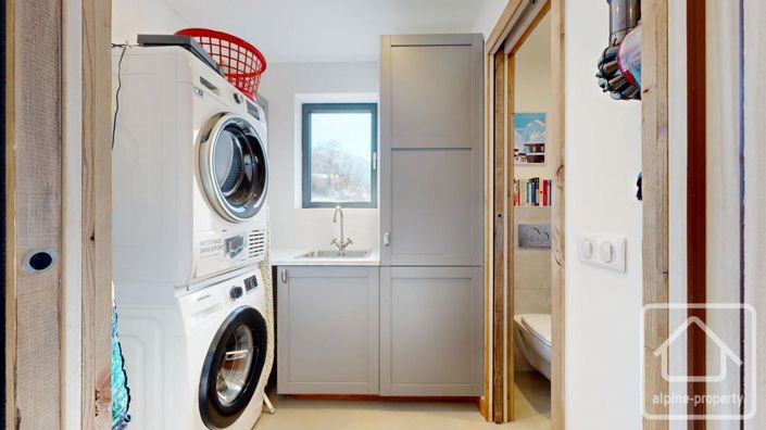 Image No.53-6 Bed Property for sale