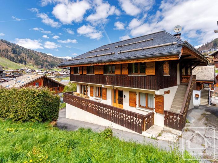 Image No.1-Propriété de 7 chambres à vendre à Haute-Savoie