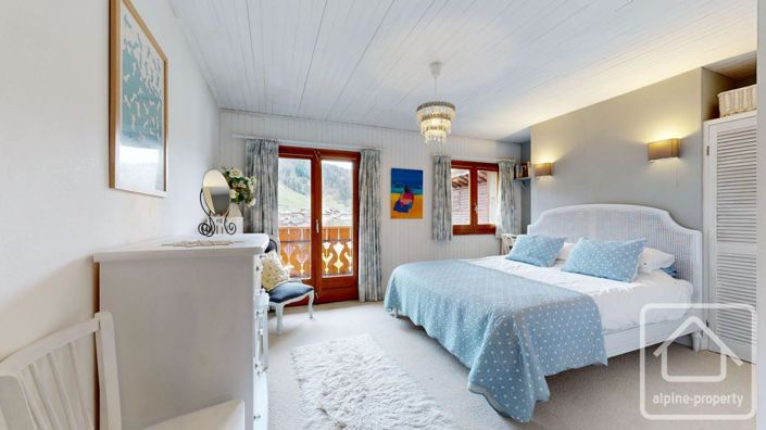 Image No.19-7 Bed Property for sale